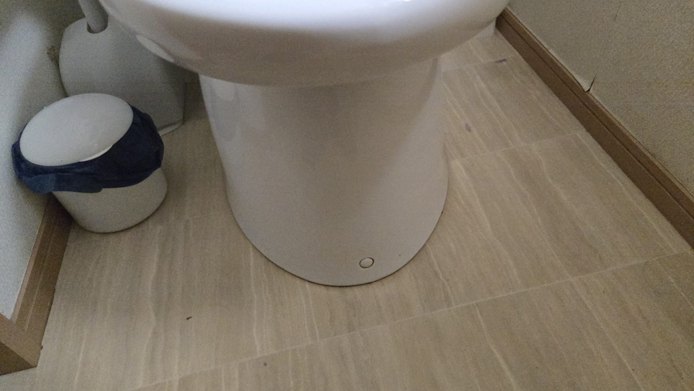 ダスキン作業後のトイレの床
