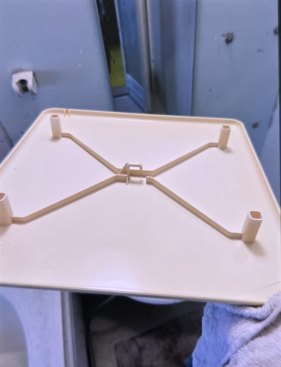 ダスキン作業後 換気扇のカバー（裏側）